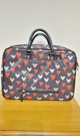 Funda portátil de corazones