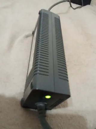 Xbox 360 Lite Blanca + 2 Juegos - mando- cable