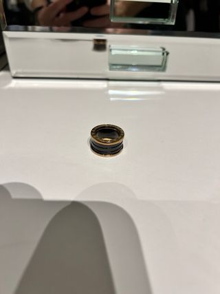 Anillo Dorado y Cerámica Talla S
