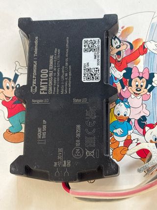 Supporto adesivo 3M VHB con cavi