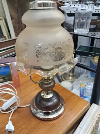 Lámpara de mesa antigua