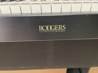 Órgano Electrónico Rogers C-220