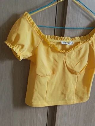Top Giallo Corto Bardot
