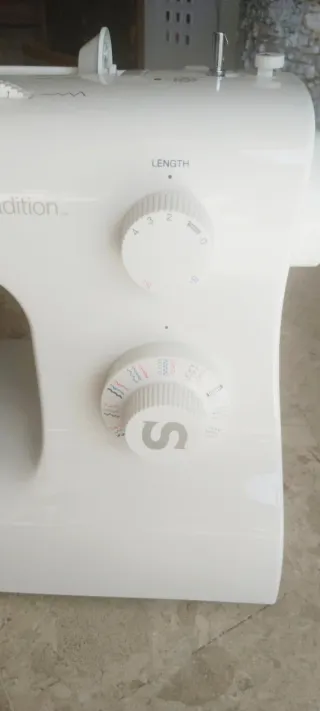 Máquina de coser Singer 2282