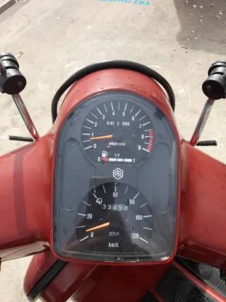 Vespa Cosa 200 Roja