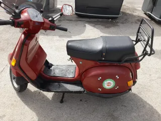 Vespa Cosa 200 Roja