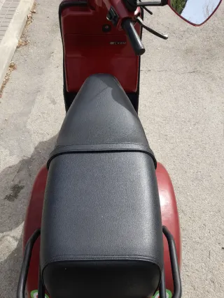Vespa Cosa 200 Roja