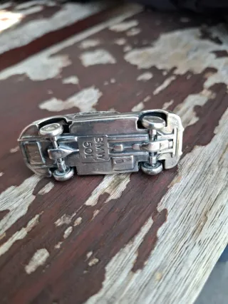 Piccola BMW 501 in argento