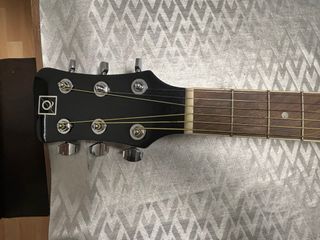 Guitarra Acústica Negra Nueva con funda incluída