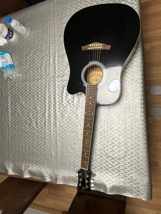 Guitarra Acústica Negra Nueva con funda incluída