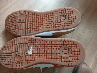 Zapatillas DC Shoes Marrones y Blancas