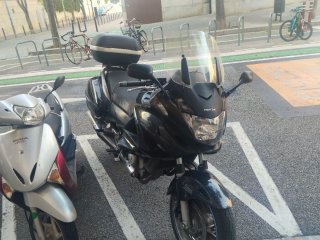 Honda Deauville 700 Negra