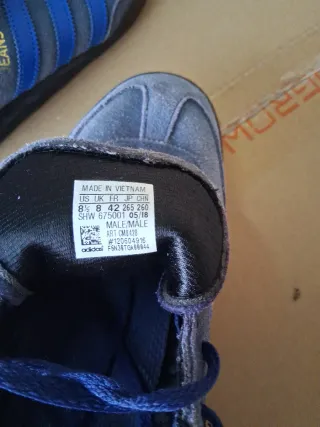 Adidas grises y azules talla 42