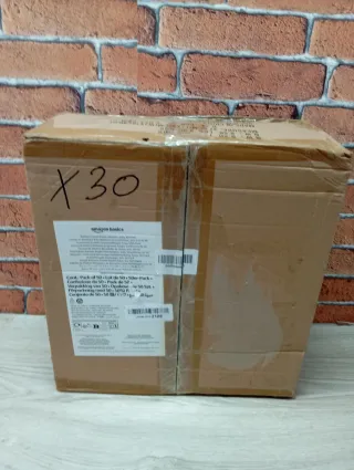 Amazon Basics Perchas Plástico  x50