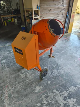 Hormigonera Betobel 200L Semi nueva!