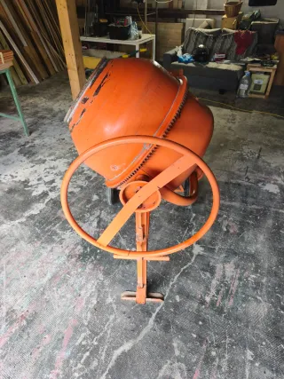 Hormigonera Betobel 200L Semi nueva!