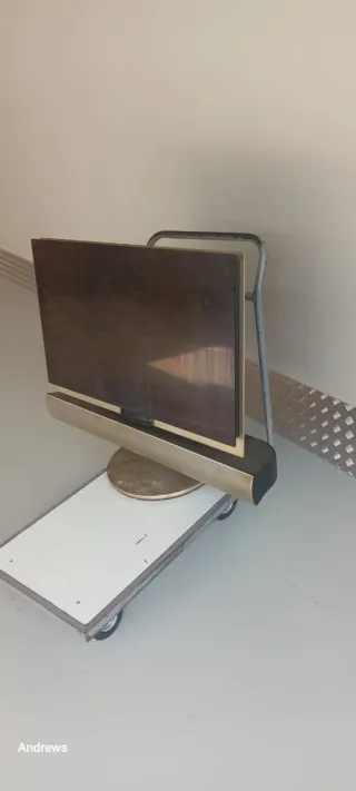 TV Bang & Olufsen Plata