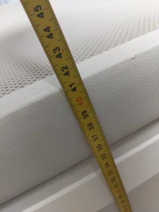 Canapé, cabezal y estanteria blanco