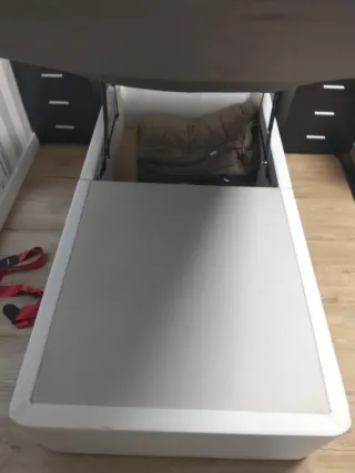 Canapé, cabezal y estanteria blanco