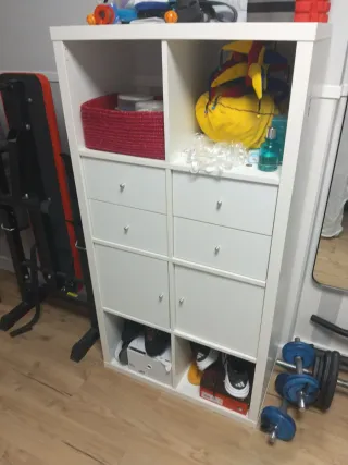 Canapé, cabezal y estanteria blanco