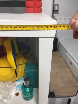 Canapé, cabezal y estanteria blanco