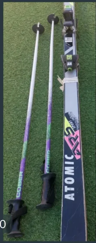 Equipo de esquí: Chaquetas, fijaciones y palos