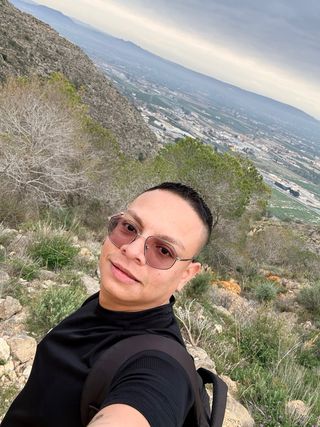 Busco empleo Aux de Cocina, Camarero o Pica.