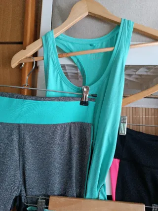 Lote 5 prendas gimnasio.regalo 4 de 2 últimas foto