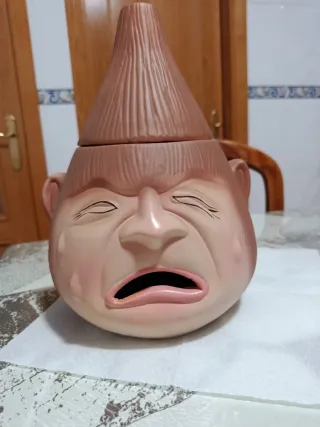 Recipiente de barro para ajos y cebollas