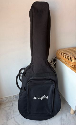 Guitarra Clásica Stagg C547-N + Funda Reforzada