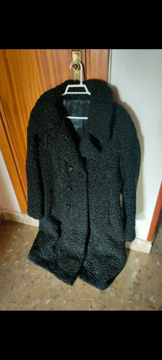 Abrigo de astracán negro