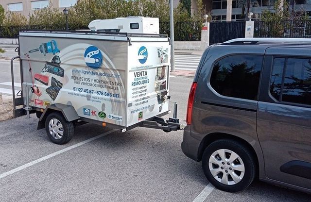 NUEVOS: Tapacubos para ruedas de remolques 13"