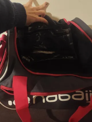 Bolso deportivo Nabaiji negro y rosa