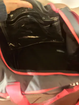 Bolso deportivo Nabaiji negro y rosa