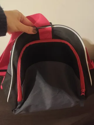 Bolso deportivo Nabaiji negro y rosa