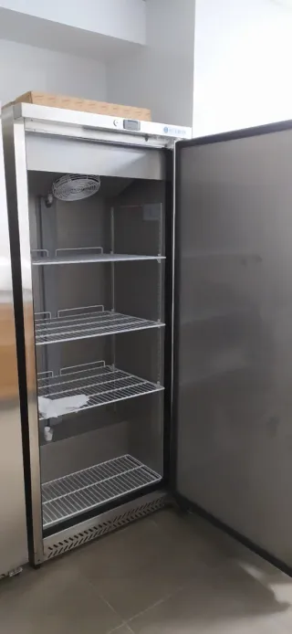 Frigorífico y Congelador Eutron