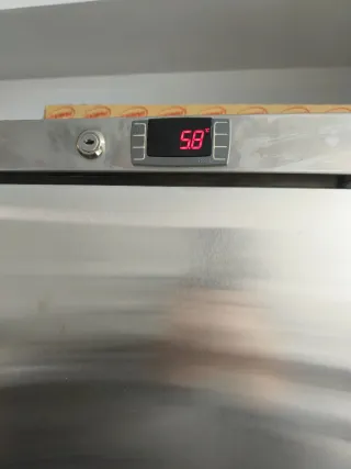 Frigorífico y Congelador Eutron