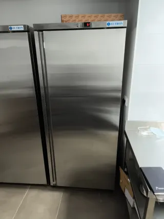 Frigorífico y Congelador Eutron