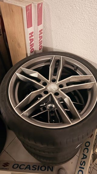 Llantas y neumáticos gris/antracita