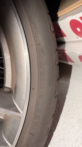 Llantas y neumáticos gris/antracita