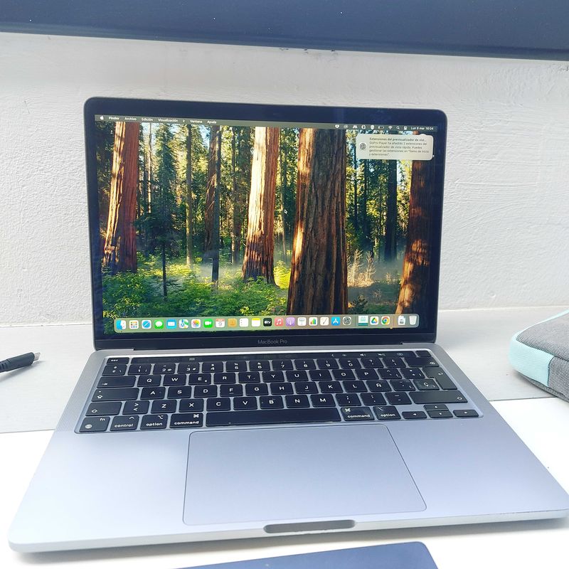 MacBook Pro 13 Chip M1 Gris Espacial afbeelding 2