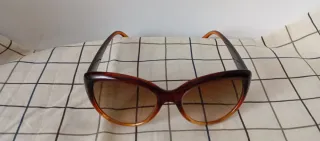 Gafas de sol.  Graduadas (dcho 1'25 izda 1'75).