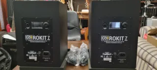 Dos Monitores de estudio KRK negros