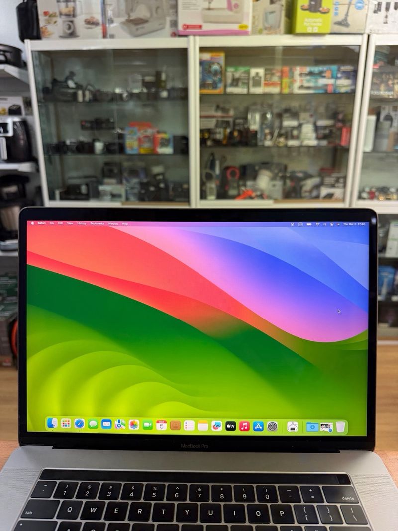 MacBook Pro 15” 2019 i9 16GB RAM 500GB SSD afbeelding 4