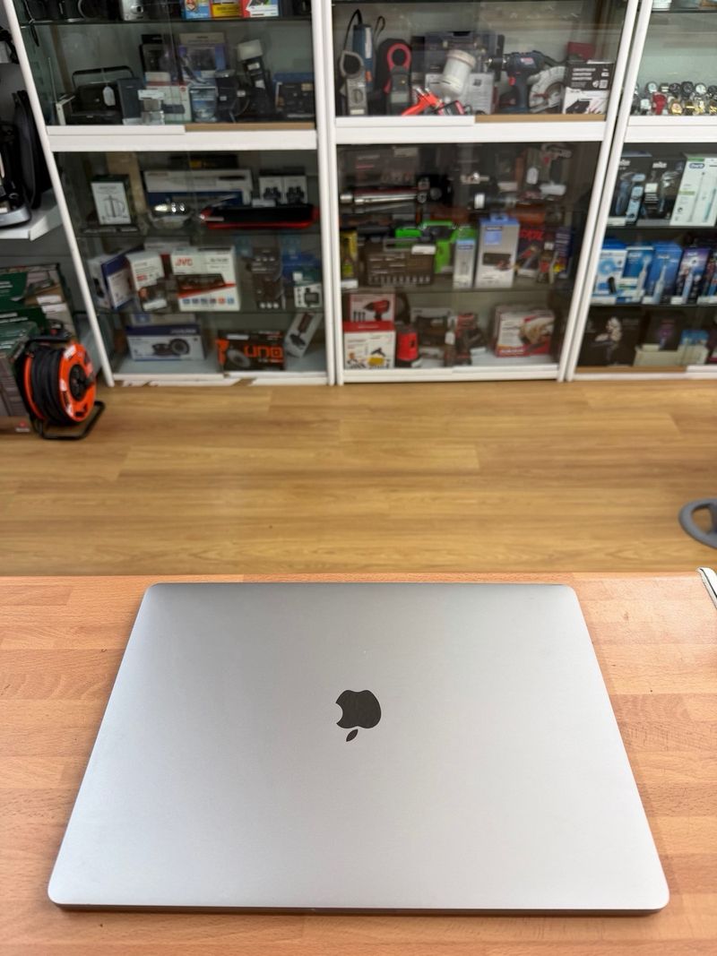 MacBook Pro 15” 2019 i9 16GB RAM 500GB SSD afbeelding 10