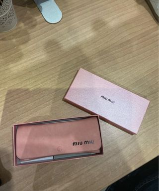 Gafas de sol Miu Miu negras