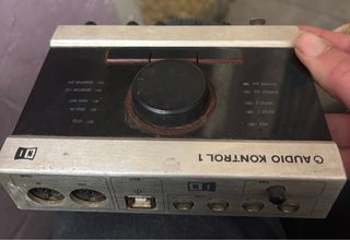 Interfaz de Audio Native Instruments Audio Kontrol