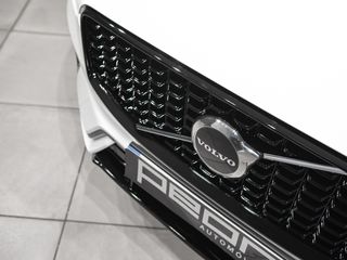 Volvo XC60 2.0 B4 Mild-Hybrid R-Design