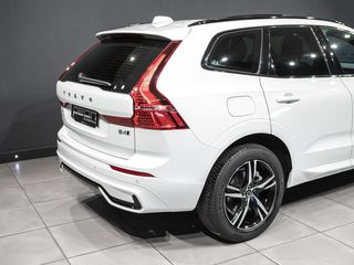 Volvo XC60 2.0 B4 Mild-Hybrid R-Design