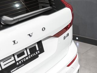 Volvo XC60 2.0 B4 Mild-Hybrid R-Design